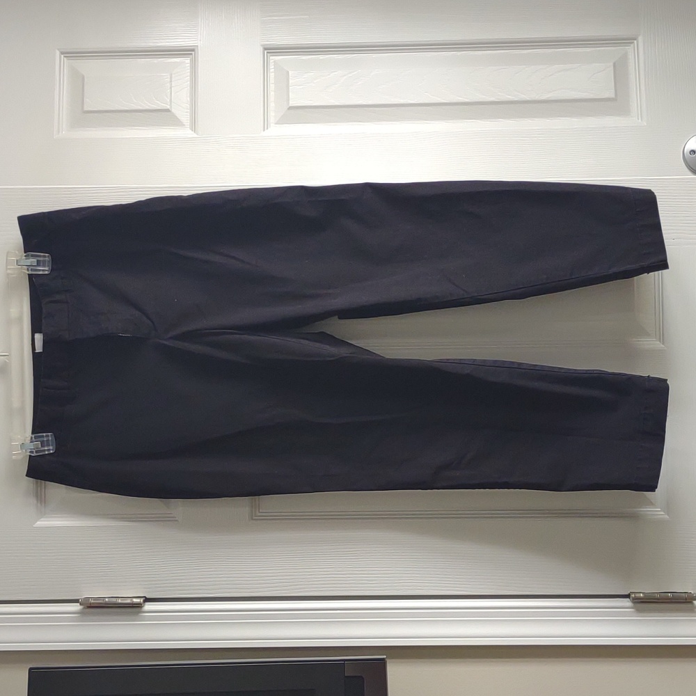 Gap size 6 black chinos